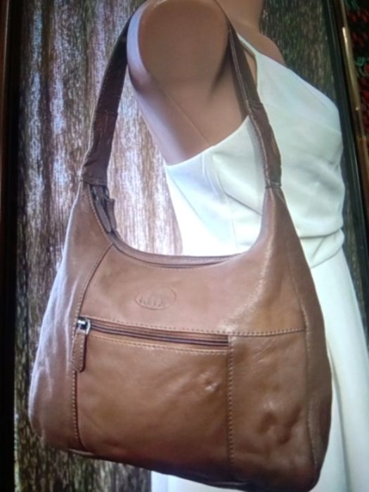Красива шкіряна сумка.