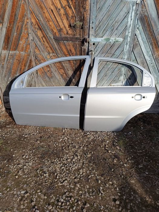 Продам двері Шевроле авео