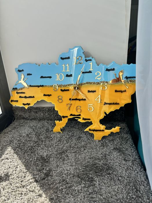 Годинник ручної роботи з епоксидної смоли  Карта України