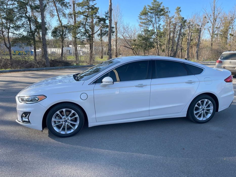 Ford Fusion 2.0 Hybrid CVT Titanium 2019 гібрид елктро