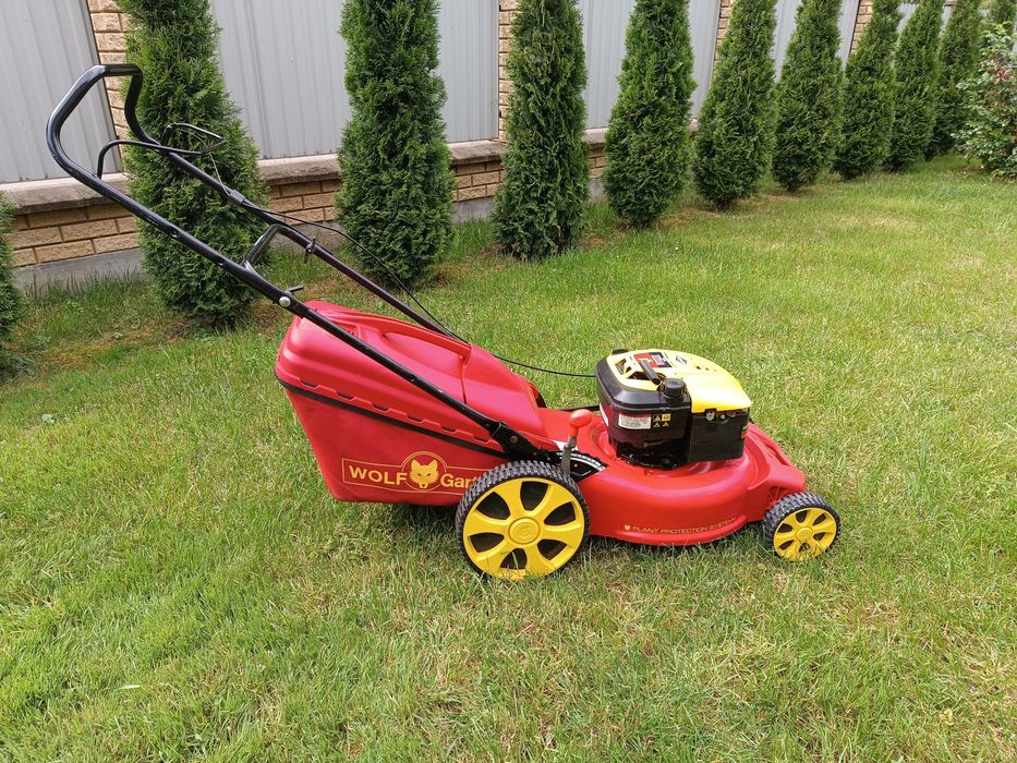 Газонокосарка двигун Briggs & Stratton Wolf Garden