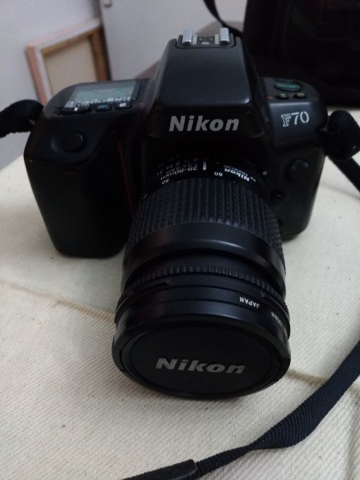 Conjunto Máquina Fotográfica NIKON, Tripé, Saco e Teleobjectiva