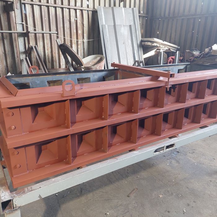 Форма блока лего  размер 2400×600×600   металоконструкц ії