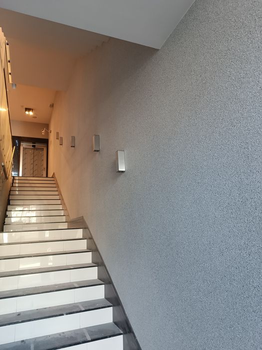 Malowanie  klatek. Remonty. Tapety natryskowe Gotele