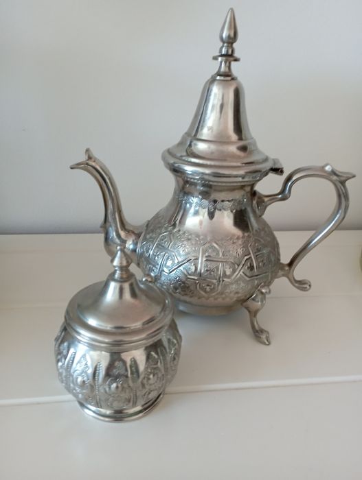 Cafeteira e Açucareiro antigas