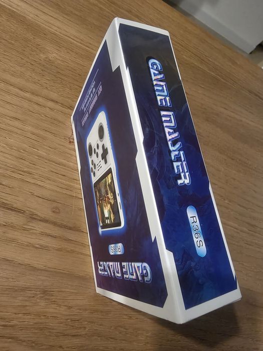 Przenośna konsola do gier R36S retro