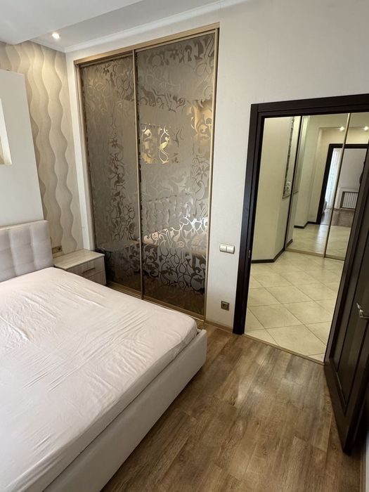 ЦЕНТР продам 3кімнатну квартиру 64 м² вул. Воскресенська