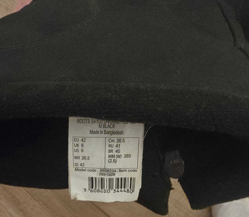 Sportowe zimowe buty czarne  z zamkiem QUECHUA 42
