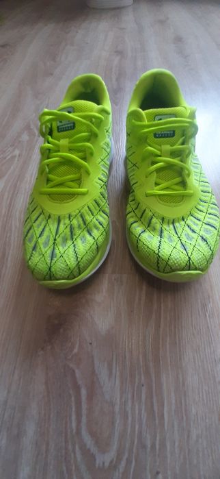 Продам кроссовки  under Armour  размер.45