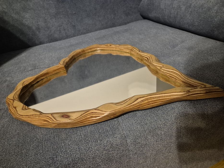 Lustro w ksztalcie serca. Piekny prezent na walentynki