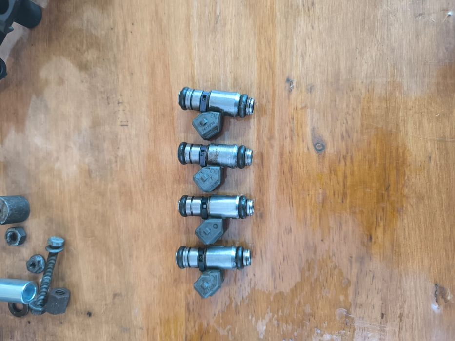 Injetores compatíveis com Saxo, 106