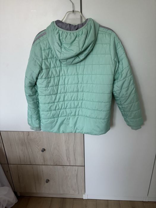 Mietowa kurtka adidas
