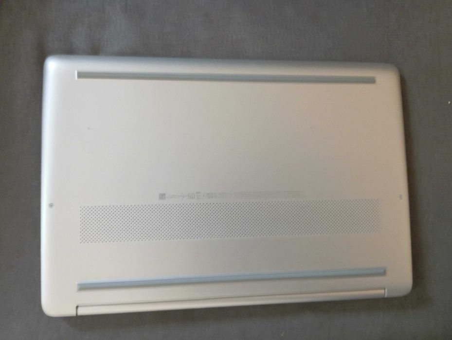 Computador HP modelo 15s-fq2015np