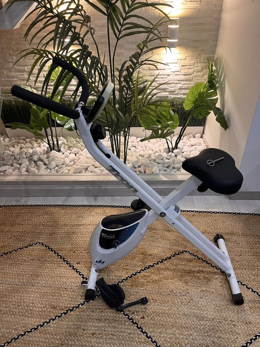 Bicicleta estática dobrável