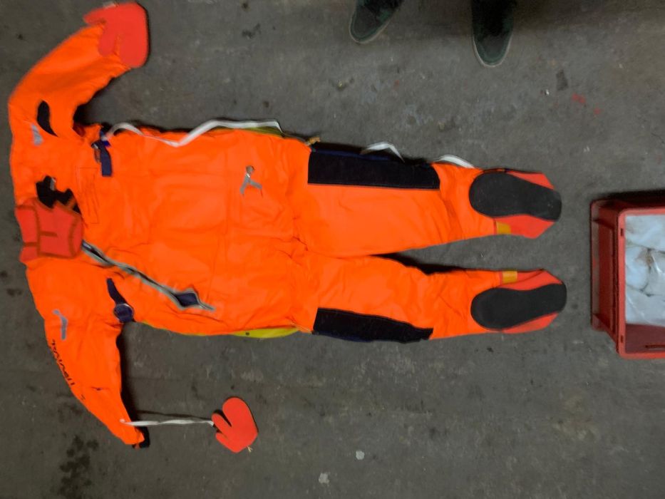 ubranie ratunkowe