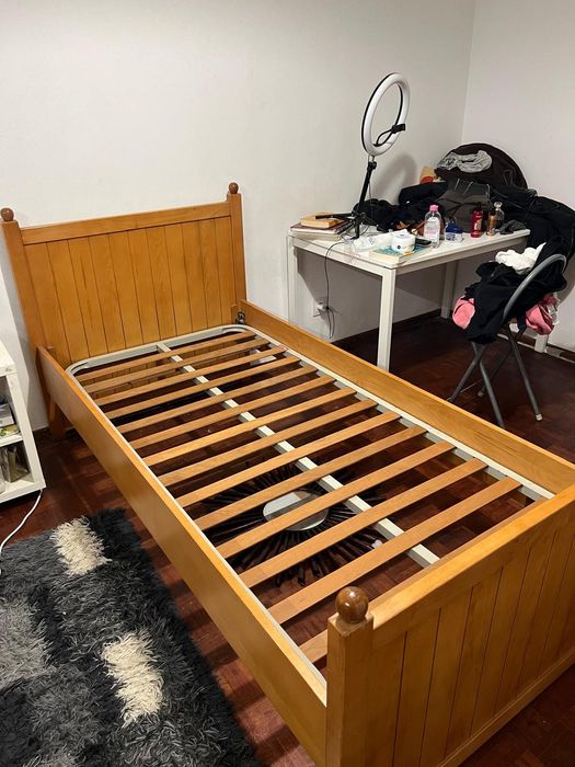 Cama de solteiro com colchão