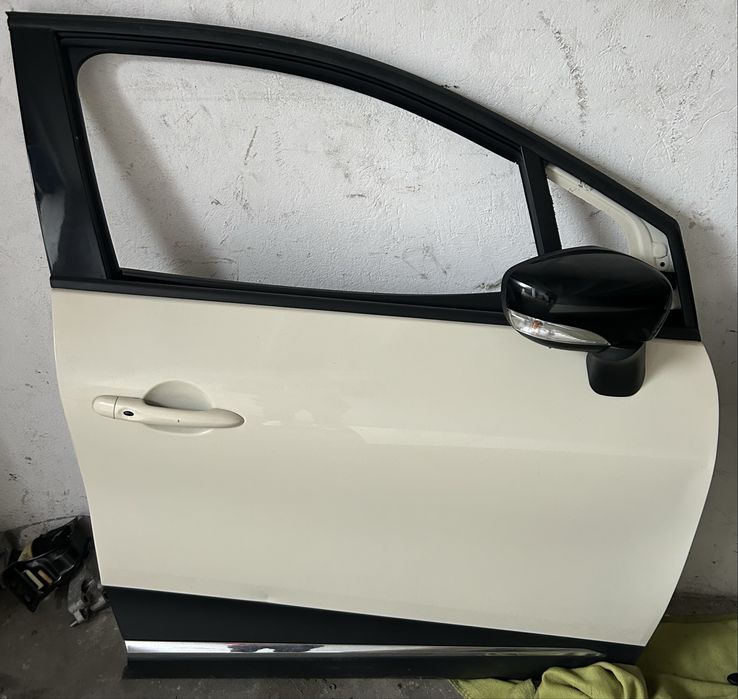 Renault Captur Drzwi Prawe Tył Tylne 21/2017 Kod BIXND