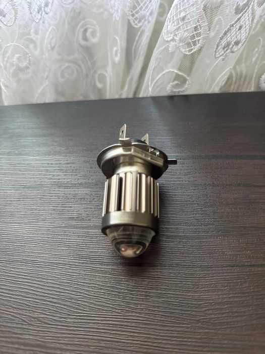 Авто мото лед лампочка лінзована H4 Led лінза