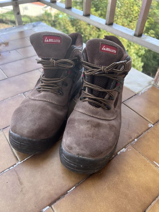 Botas / sapatos para telecomunicações e outros trabalhos em obras