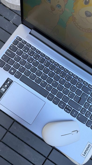 Portátil Lenovo IdeaPad Slim 3