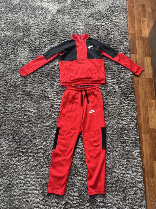 костюм Nike AIR.