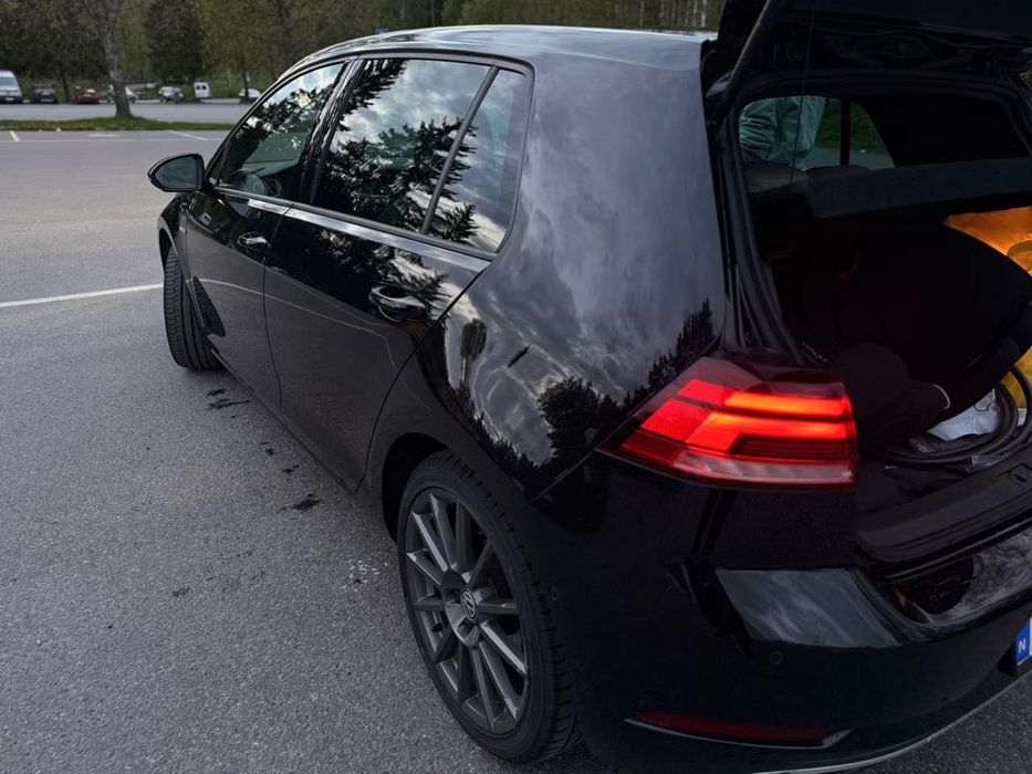 Volkswagen E-Golf 36квт, 55тис км рідного пробігу, не фарбований