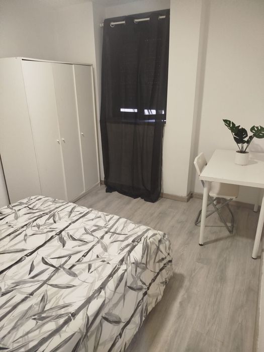 Quarto casal/ solteiro  para arrendamento na Amadora /Venteira