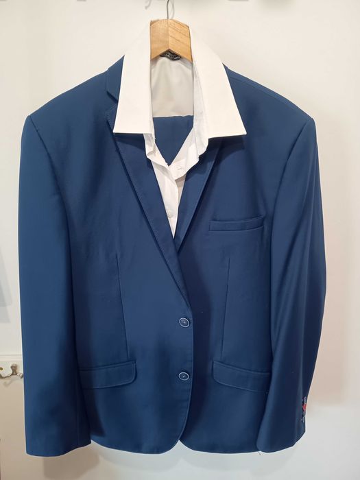 Garnitur męski ciemno niebieski