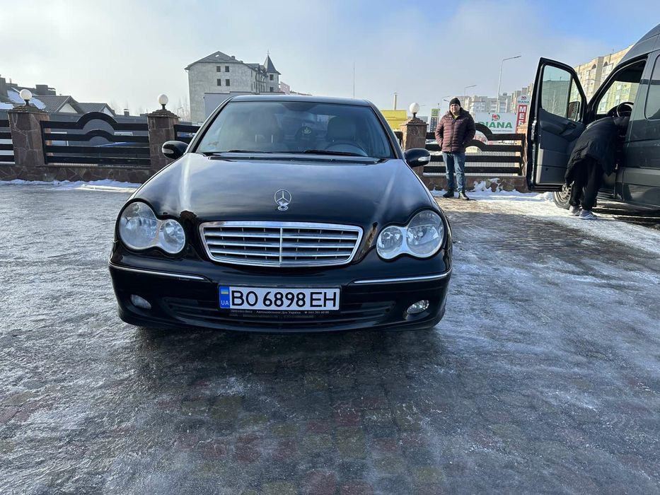 Mersedes-Benz C230