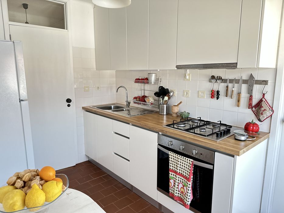 Quarto muito bom em T3 de ambiente tranquilo