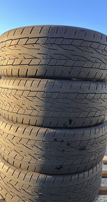 Літні шини комплект 225/55 r18 Continental