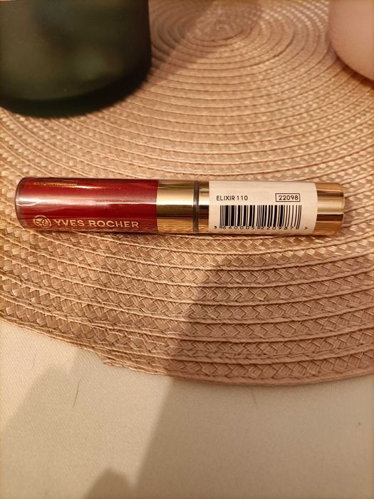 Nowa Pomadka Grand Rouge Elixir Yves Rocher mat