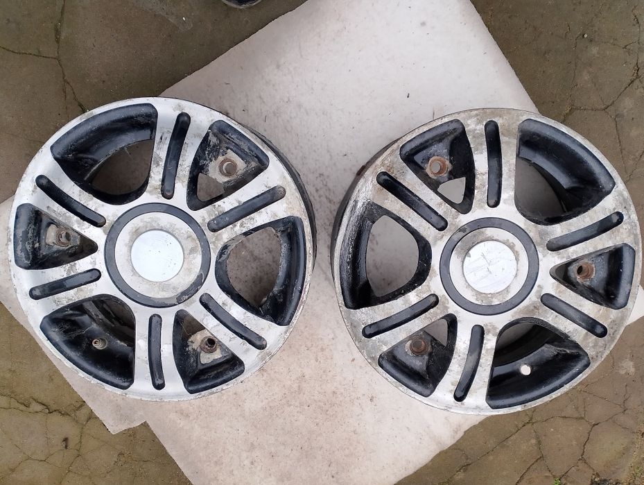 Продам пару легкосплавних  дисків на таврію