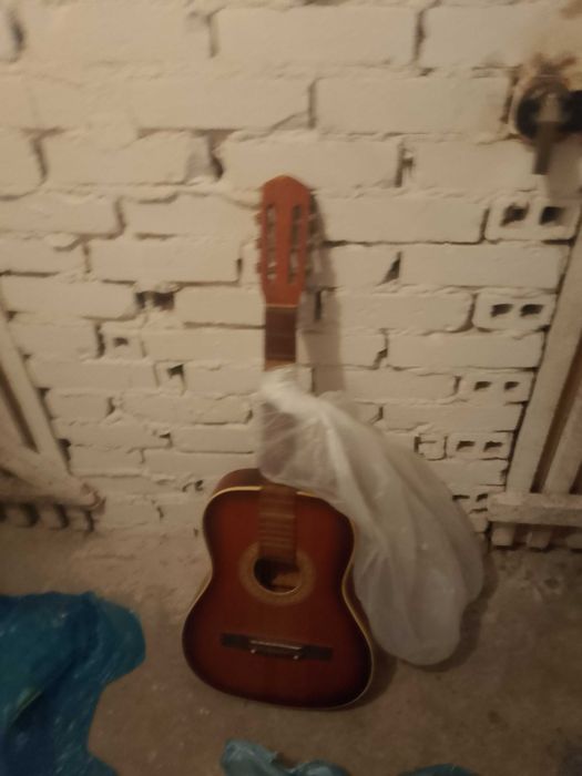 Sprzedam gitarę DEFIl.