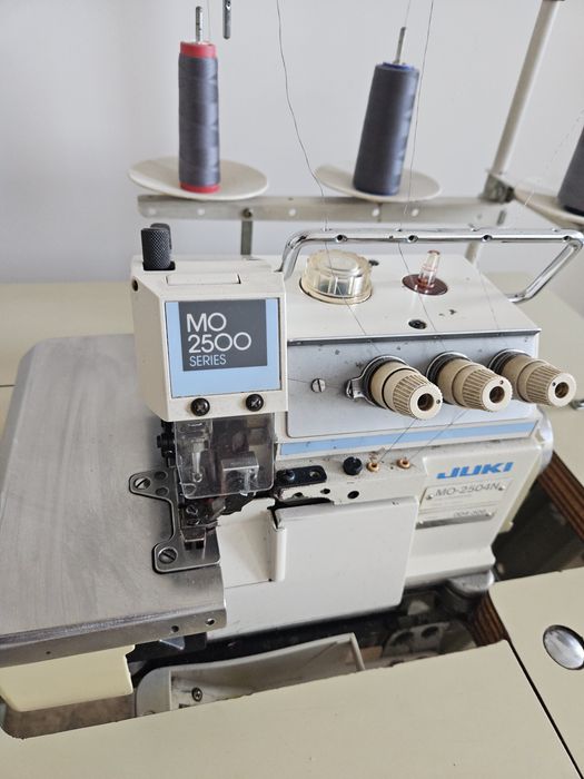 Maszyna do szycia  overlock Juki MO2500 profesjonalna