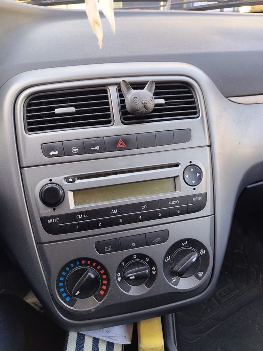 FIAT Grande Punto Hatchback 1.2 Gasolina 65 cv — photo 4