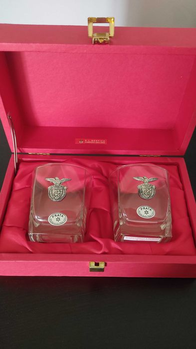 Benfica: Copos de coleção com símbolo em prata