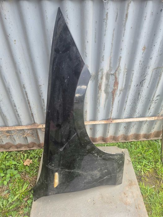 Bmw E87 błotnik prawy czarny prosty bez rdzy