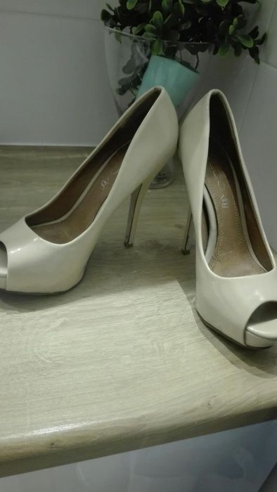 Szpilki półbuty platforma koturny Aldo zara skóra naturalna 36