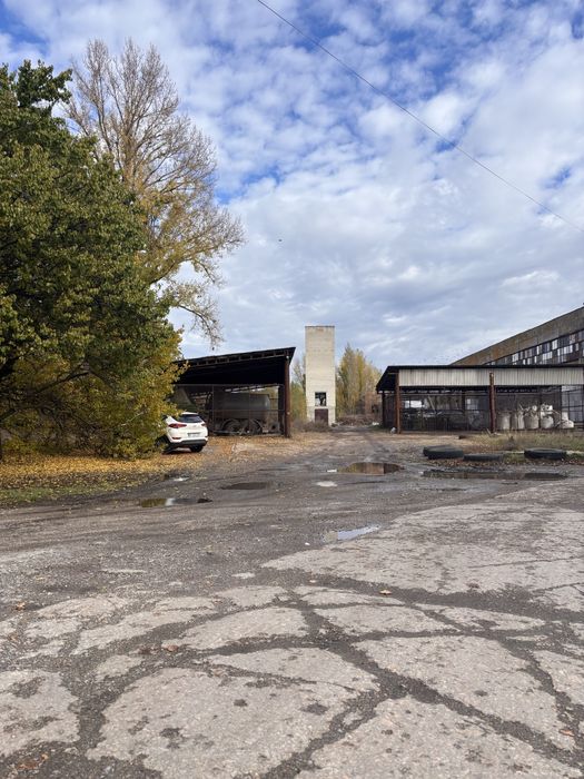 Продаж перша лінія  300квт площа 1020м2 земля 1.81га залізн.гілка