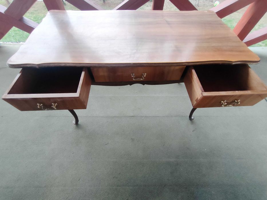 biurko w  stylu Ludwik