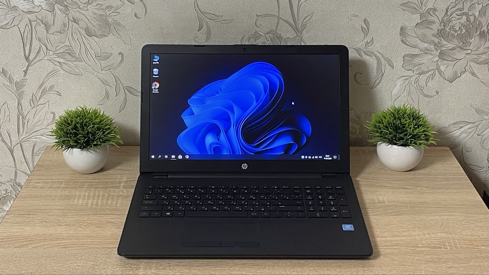 Ноутбук HP Laptop 15 / 4 ядра / Гарний стан / 2 год. акб