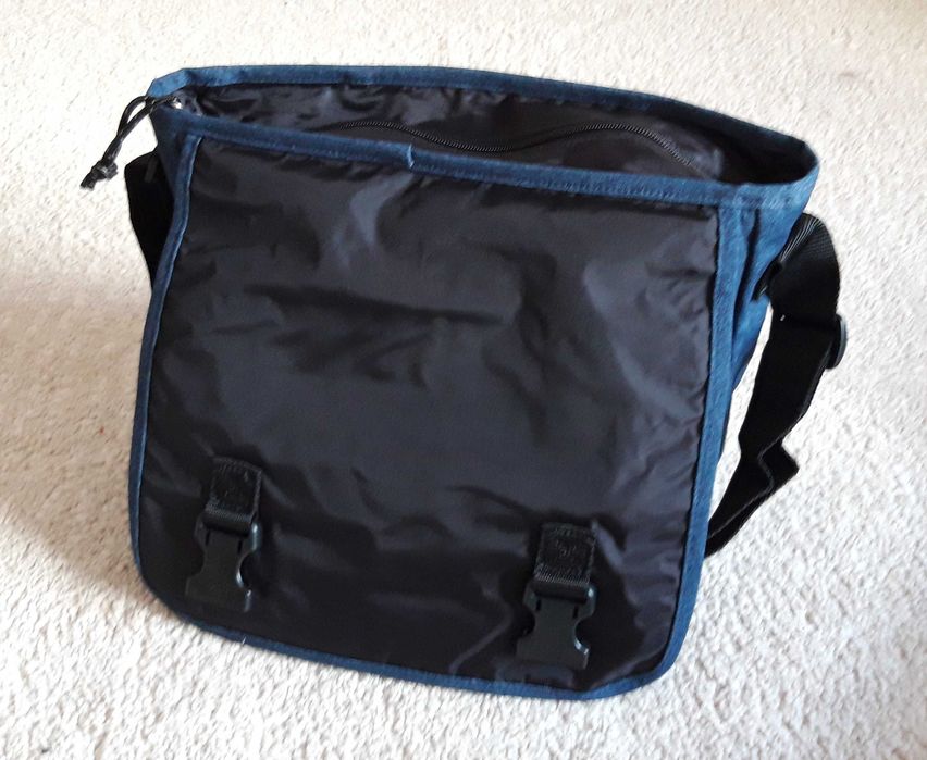 Saco, Mala tiracolo EASTPACK - Artigo NOVO.