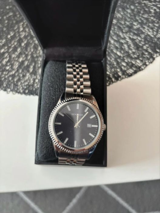 Zegarek sekonda uniwersalny