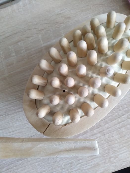 Щітка масажна   .