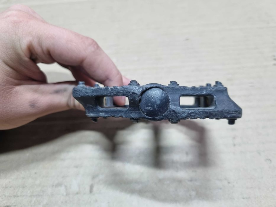 Pedały platformowe plastikowe