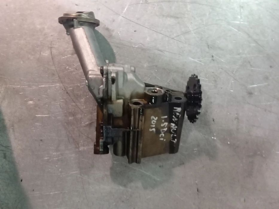BOMBA DE OLEO RENAULT CLIO IV / MEGANE IV / MERCEDES A180D 150003395R