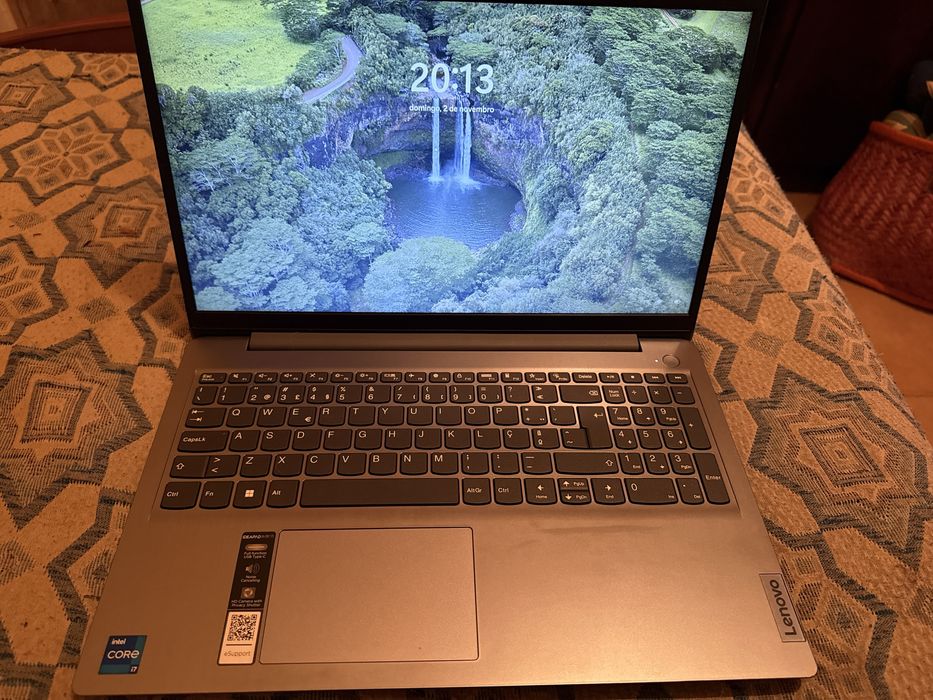 Portatil Lenovo I7 12th Gen ,8 GB ram , 477GB de armazenamento