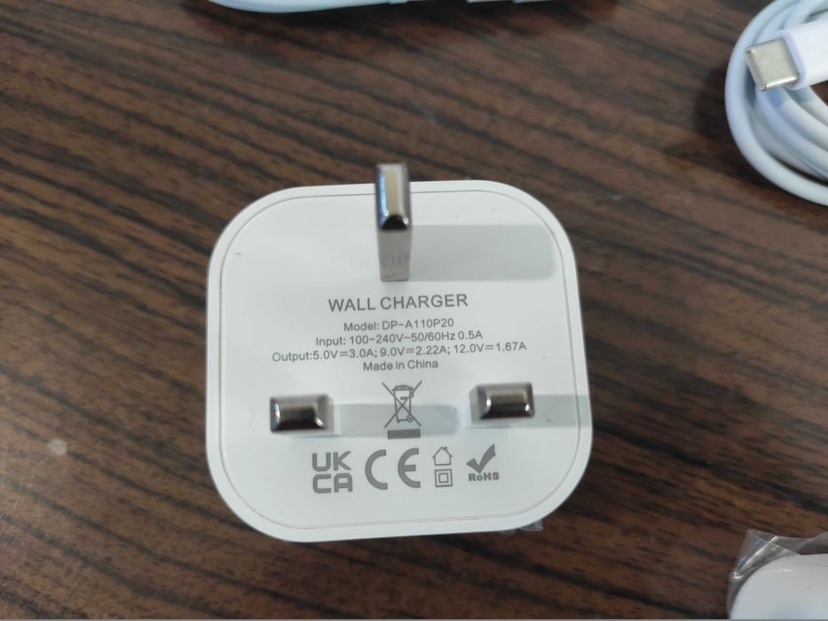 Szybka ładowarka do iPhone 20W + kabel / USB-C - LIGHTNING