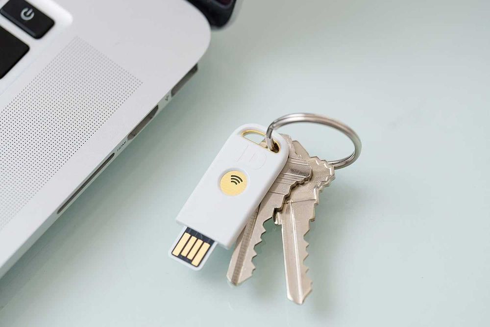Ключ безпеки uTrust FIDO2 NFC Security Key (USB-A) | Delta